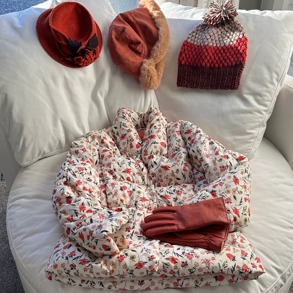 Eddie Bauer Signature Recycled Floral Puffer Jacket with Accessories 5 piece